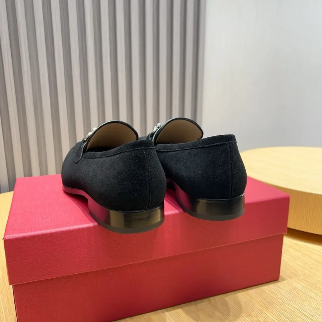 Men's Men's Shoes💰P640💰🔥《Ferragamo》👏Latest • High-end top brand luxury ~ purchasing agency, top quality ~. New fashionable business men's shoes🔜The uppers are made of original cashmere cowhide➕cowhide·lining, with fine workmanship. The original stylish and soft combination wear-resistant and non-slip outsole is light and comfortable on the feet. The real thing looks better in real life. Size: 38/44